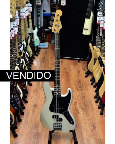 Fender Blacktop Jazz Bass White Chrome Pearl